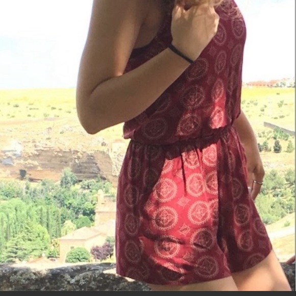 Brandy Melville Adley Medallion festival Romper - Picture 7 of 7